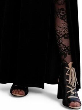 Juicy Couture NIB Y2K-JCMALORIE Black Lace Up Peep Toe Block Heels Size 9.5
